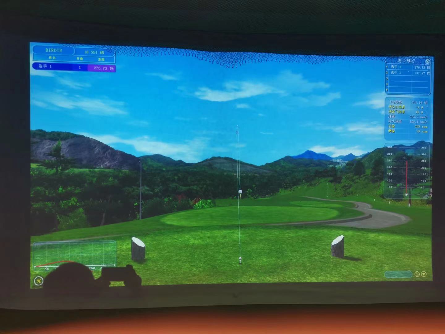 海南省三亚模拟高尔夫案例 客户采购这款设备进行日常高尔夫挥杆练习和比赛
